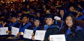 Se gradúan alumnos de la Preparatoria Alfonso Calderón Moreno y del Complejo Regional Centro